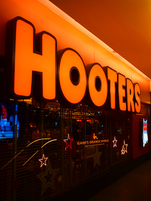 0449HOOTERS のコピー.jpg