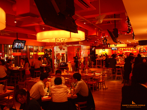 0449HOOTERS店内.jpg